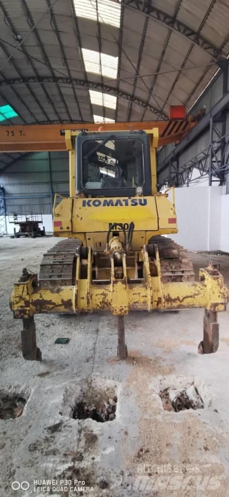 Komatsu DX 65 Pásové dozery