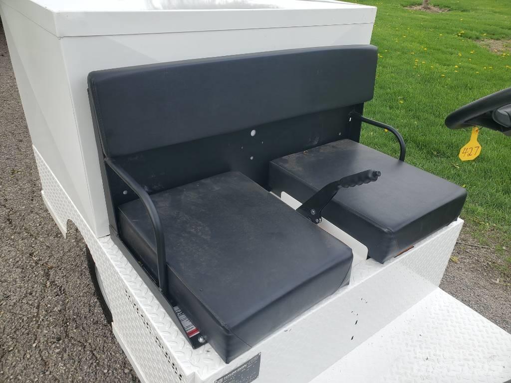 Taylor-Dunn R380 Vlečné vozíky