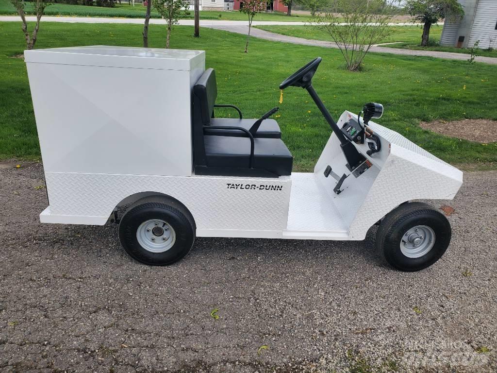 Taylor-Dunn R380 Vlečné vozíky