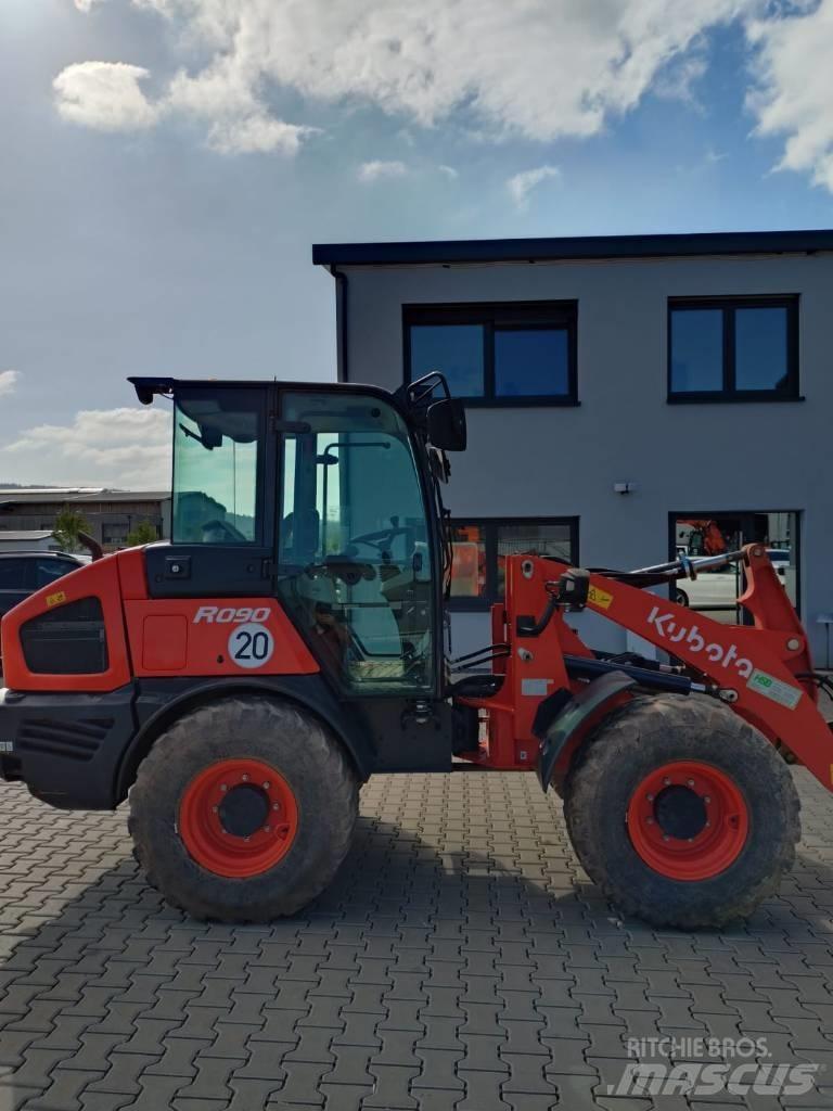 Kubota R 082 Kolové nakladače