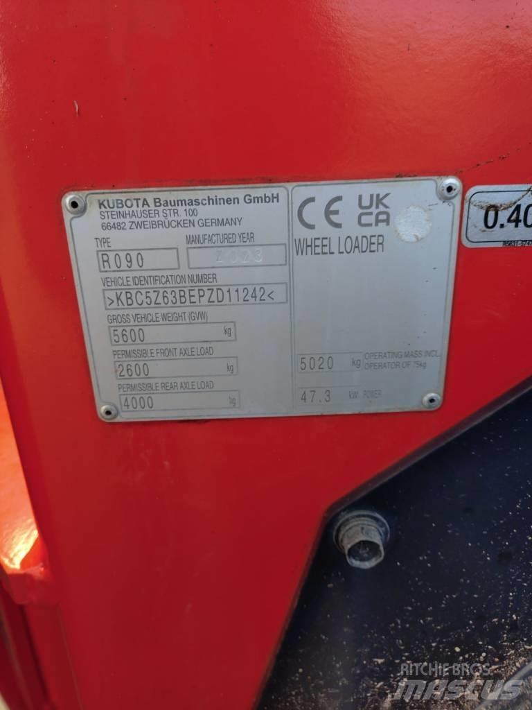 Kubota R 082 Kolové nakladače