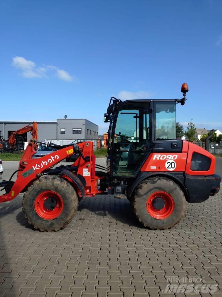 Kubota R 082 Kolové nakladače