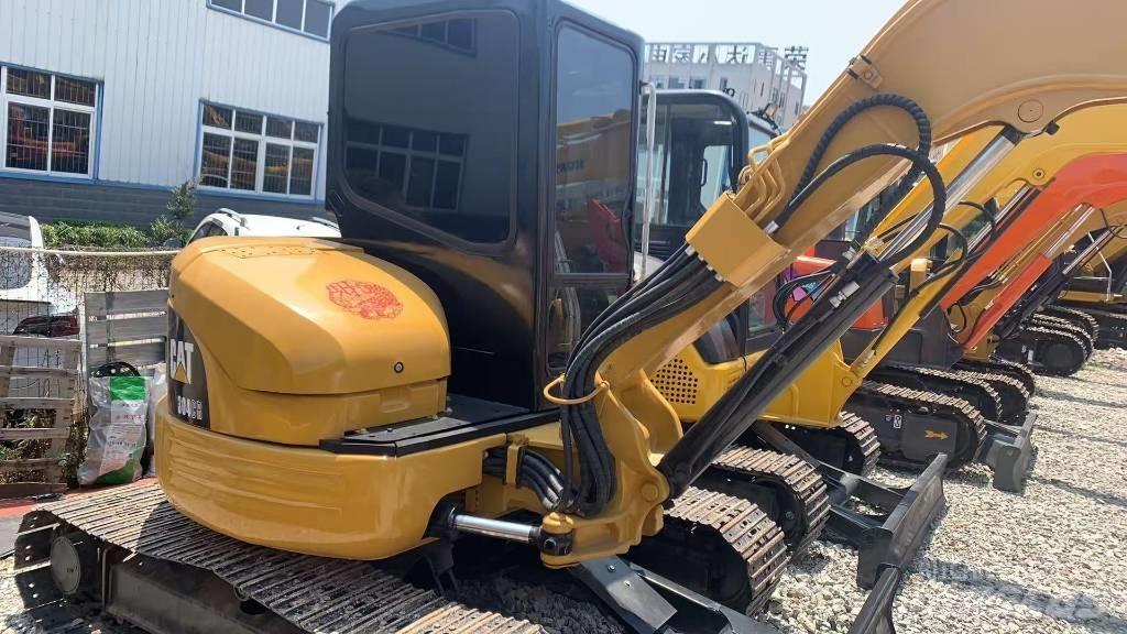 CAT 304 CR Pásová rýpadla