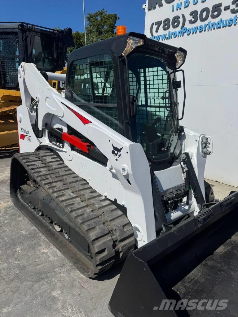 Bobcat T 740 Smykem řízené nakladače