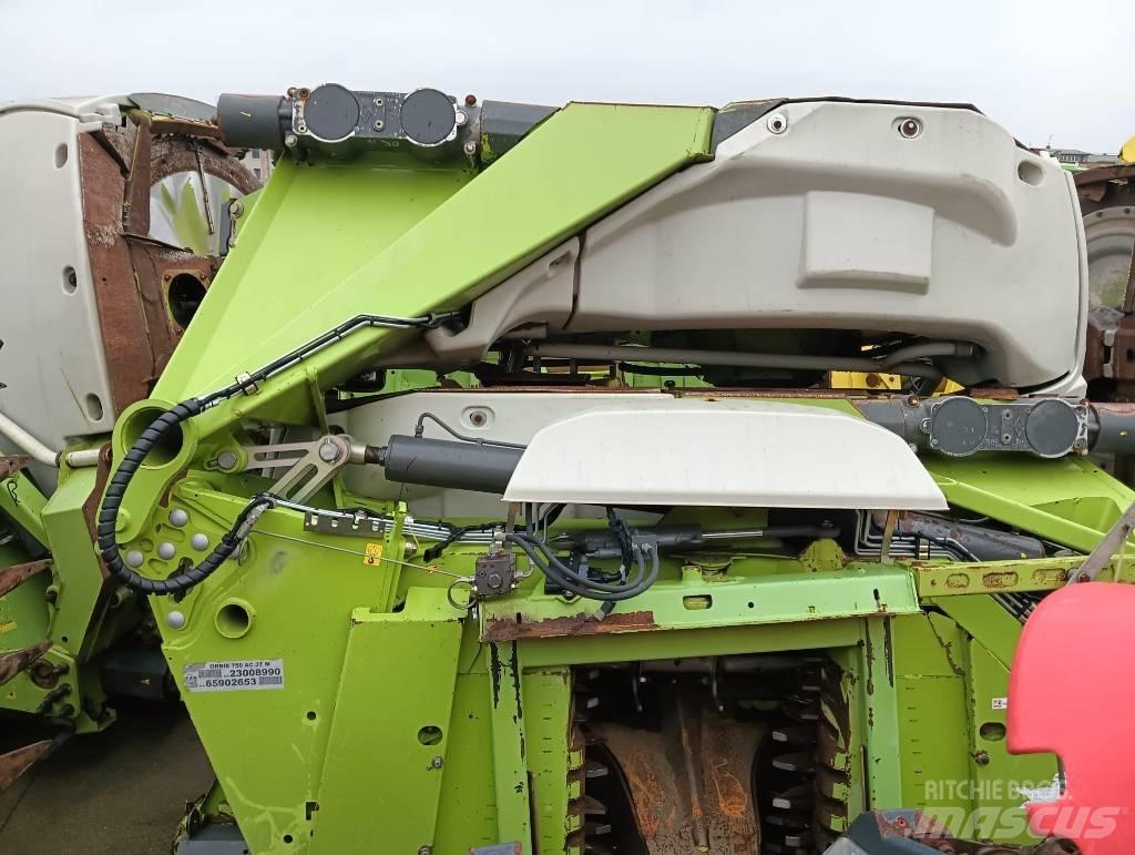 CLAAS ORBIS 750 Samojízdné sekačky