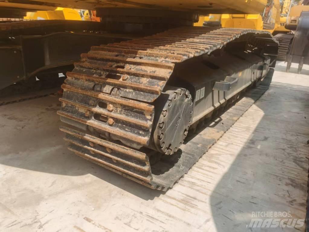 Komatsu PC 200-8 Pásová rýpadla