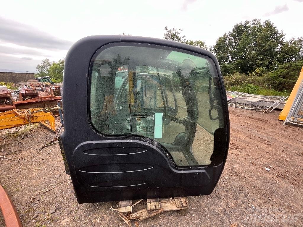 JCB JS220 Cabin / Cab Pásová rýpadla