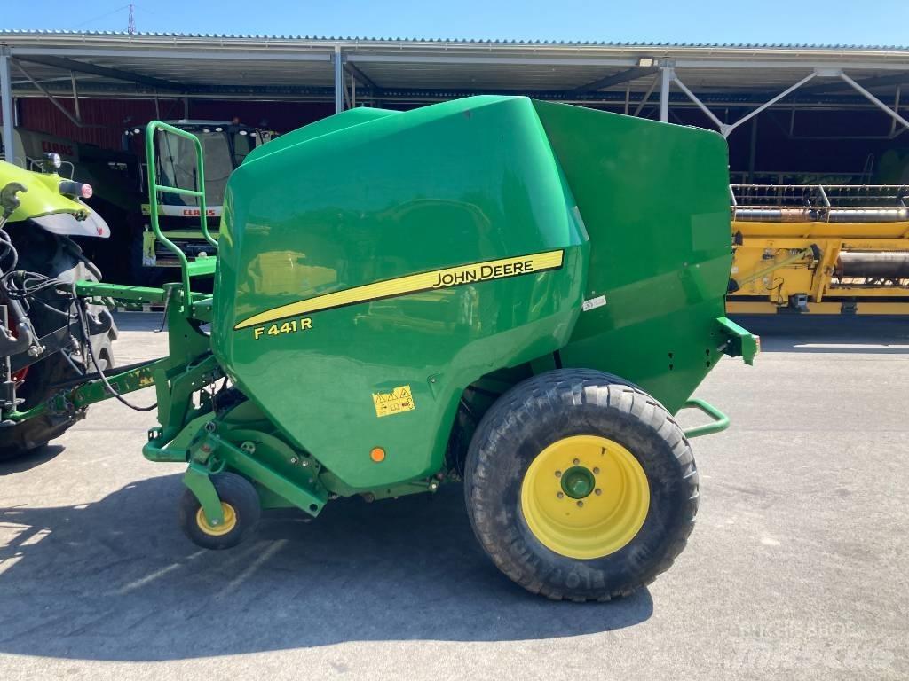 John Deere F441R Lis na válcové balíky