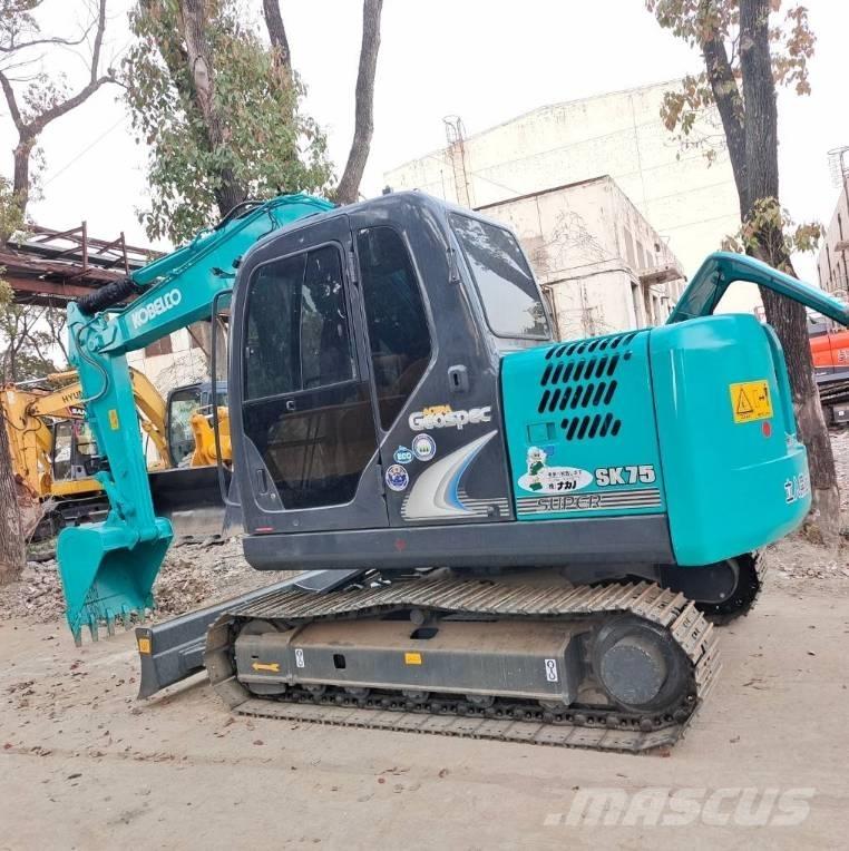 Kobelco SK 75 Midi rýpadla 7t - 12t