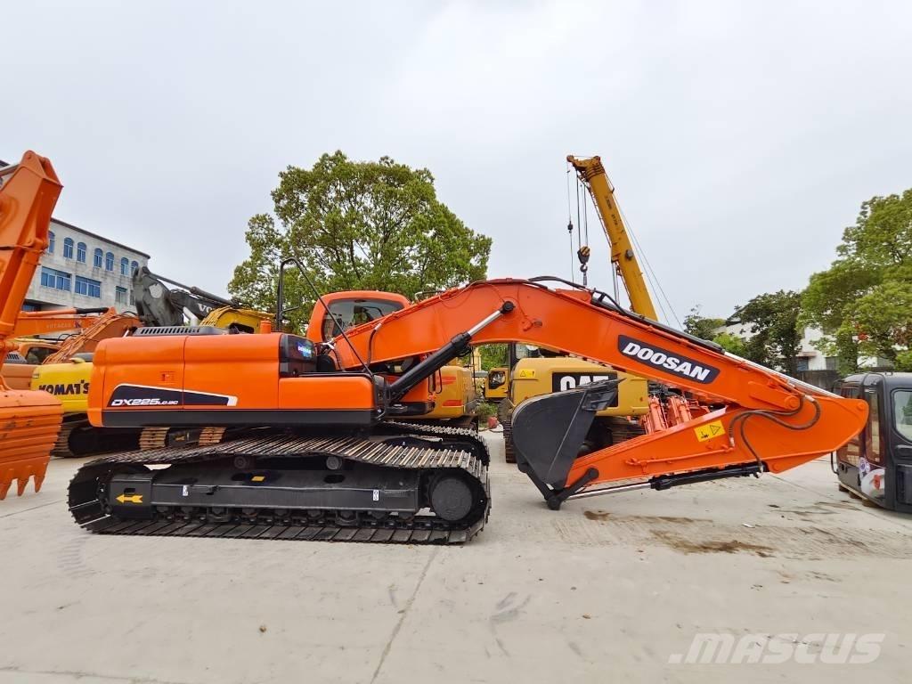 Doosan DX 225 LC Pásová rýpadla