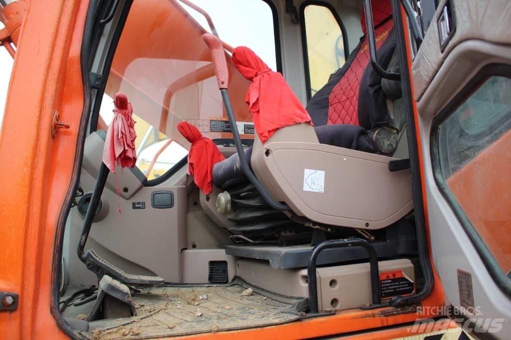 Doosan 220 LC-7 Pásová rýpadla
