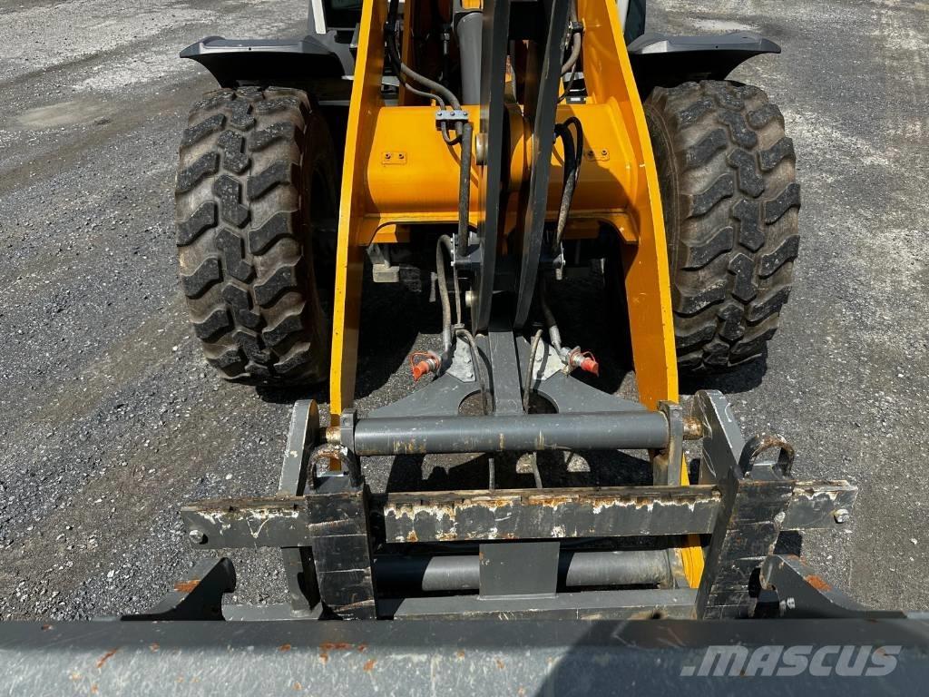 Liebherr 504 Compact Kolové nakladače