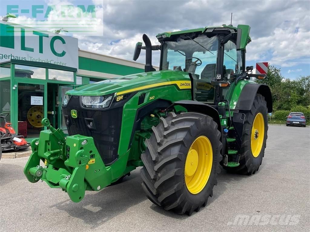 John Deere 8R340 Traktory
