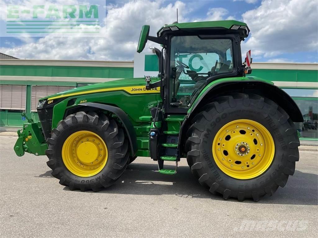 John Deere 8R340 Traktory