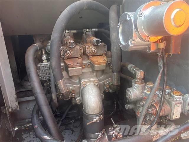 Hitachi EX120 Pásová rýpadla