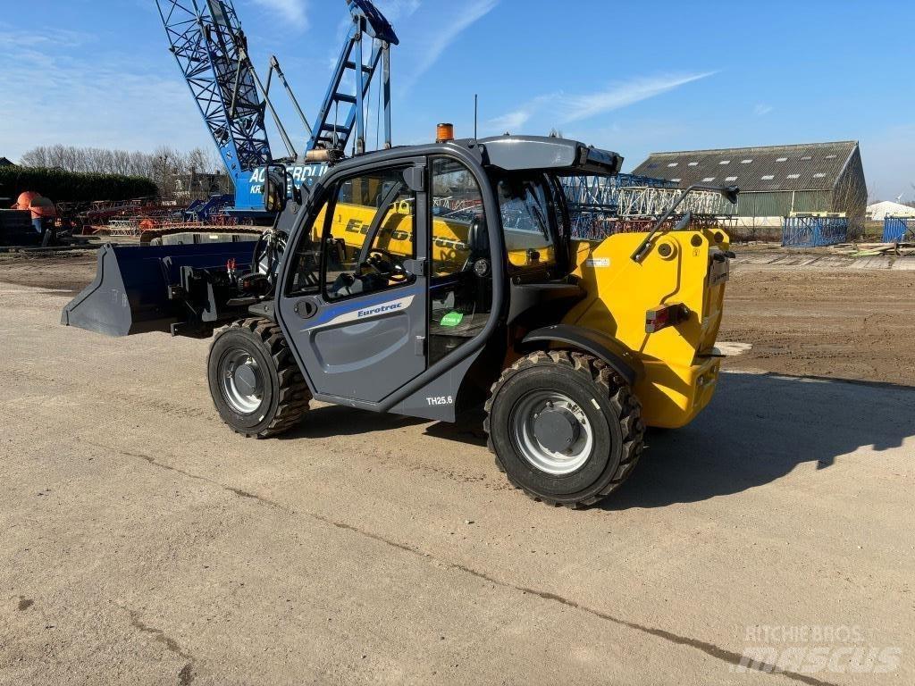 Eurotrac TH 25.6 Teleskopické manipulátory