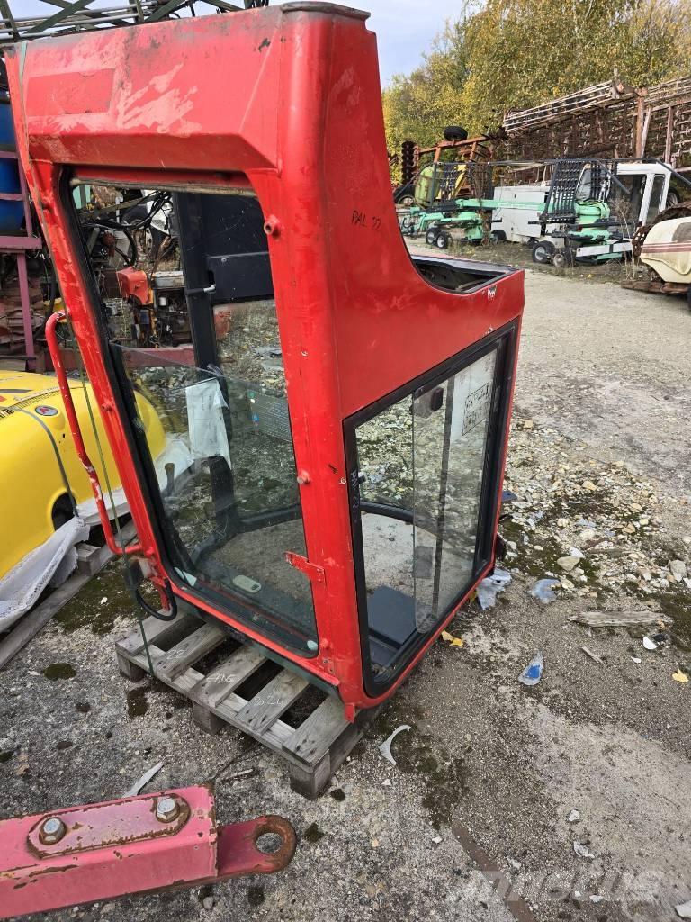 Yanmar Vio 25 Cabine Kabiny a interiér