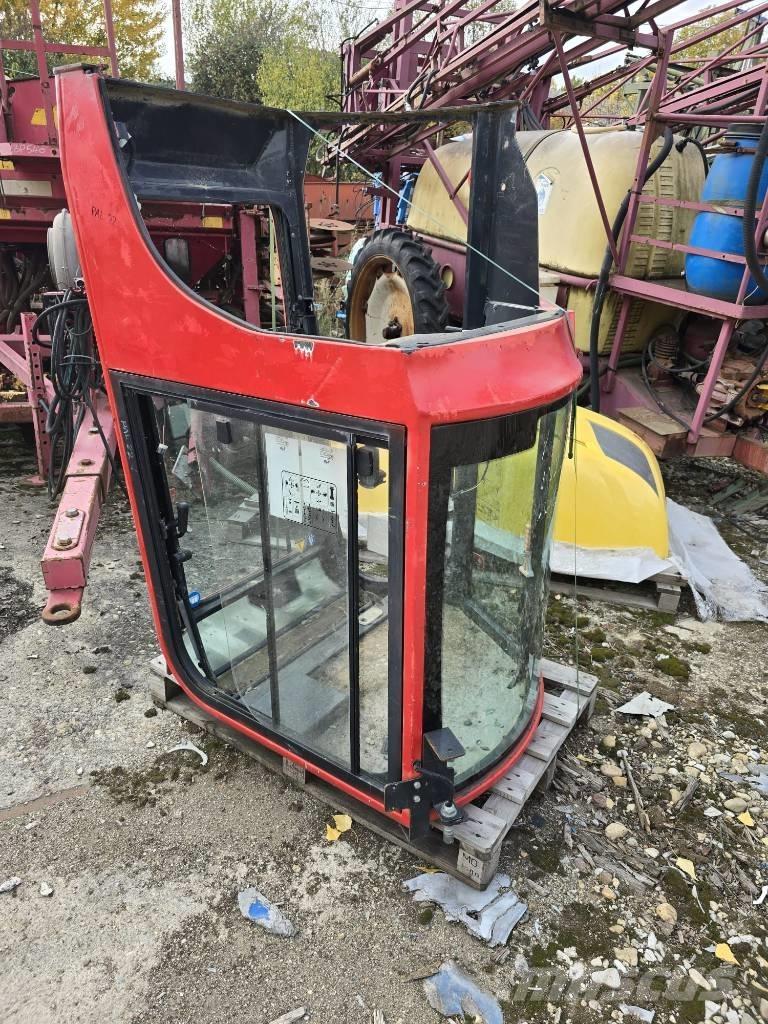 Yanmar Vio 25 Cabine Kabiny a interiér