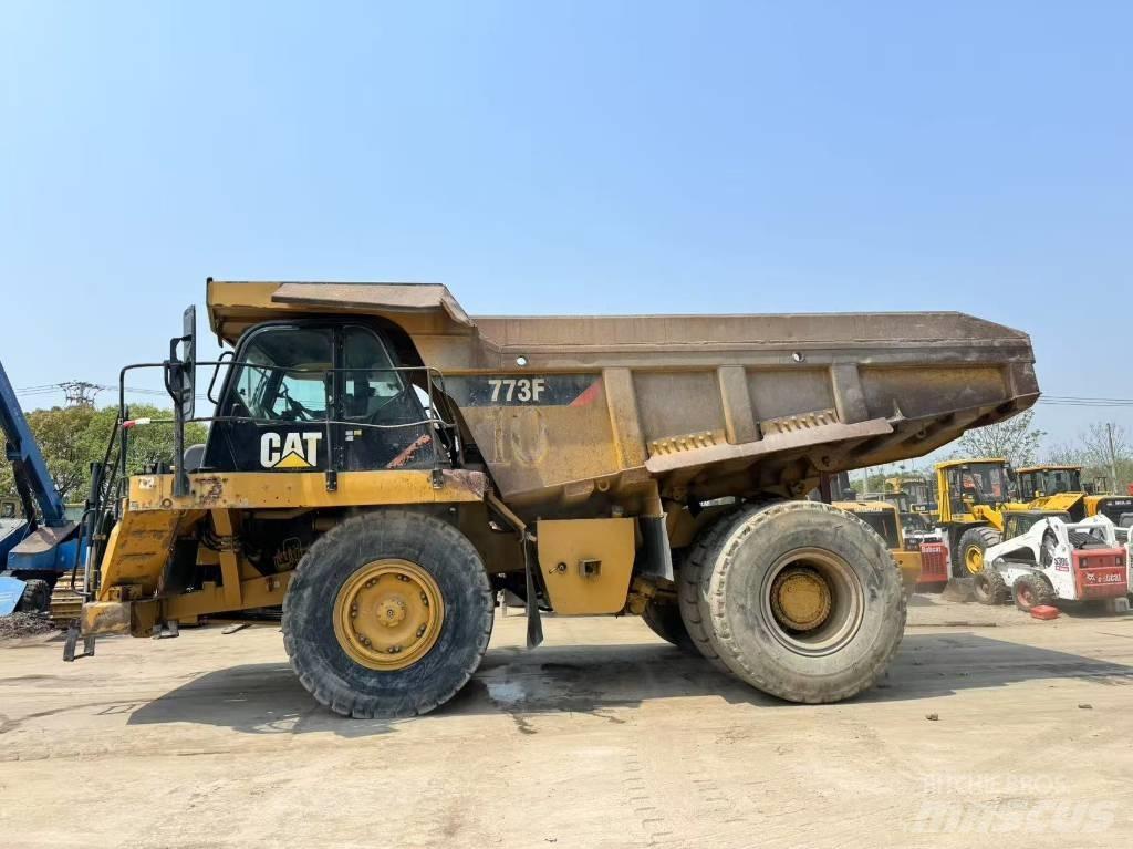 CAT 773 F Pevné dempry