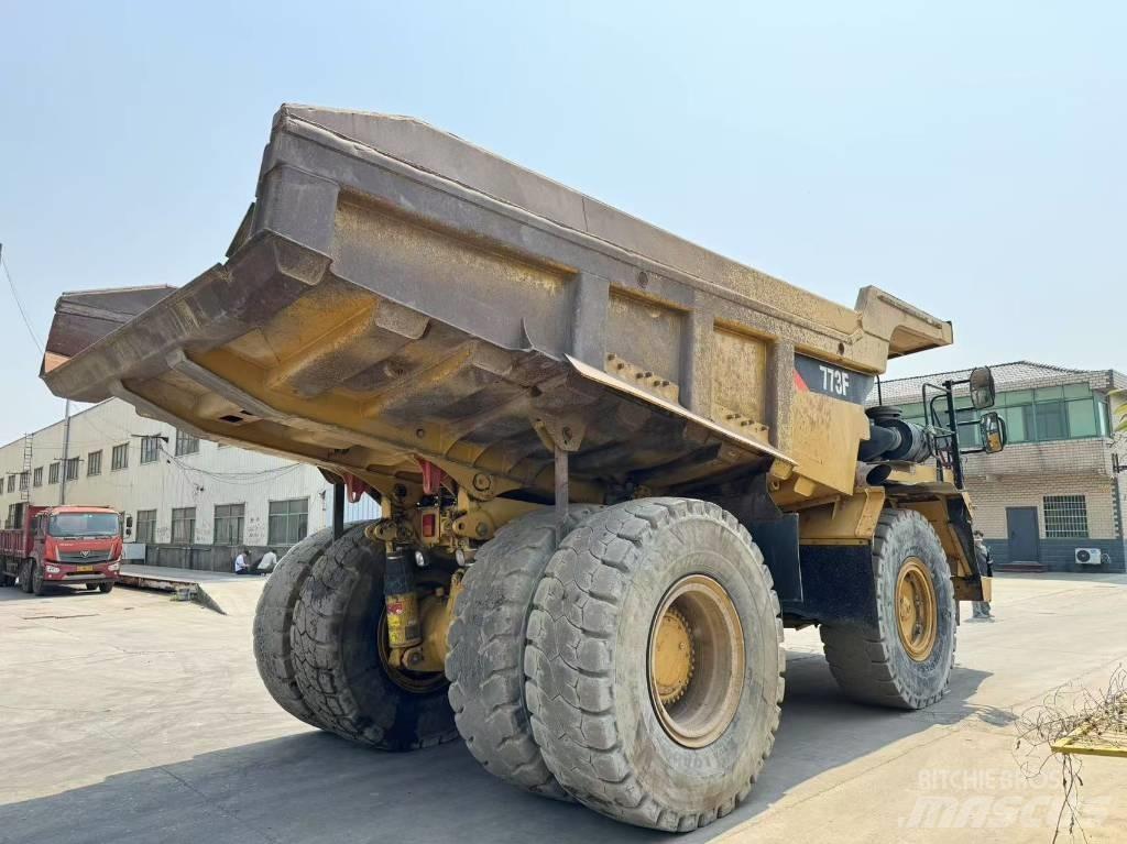 CAT 773 F Pevné dempry