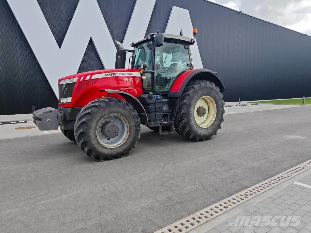Massey Ferguson 8690 Traktory