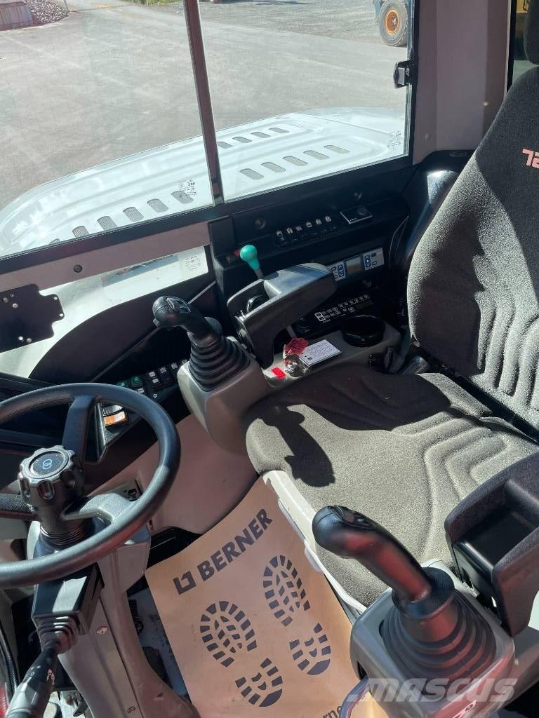 Takeuchi TB 295 W Kolová rýpadla