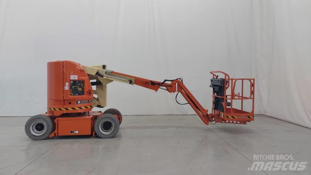 JLG E300AJP Kloubové plošiny