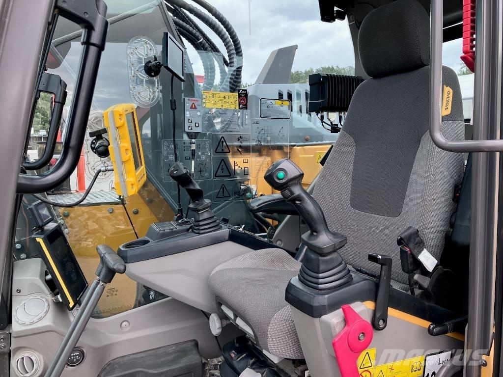 Volvo ECR 235 E Pásová rýpadla
