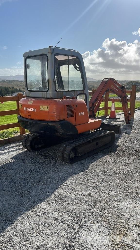 Hitachi Ex30-1 Mini rýpadla < 7t