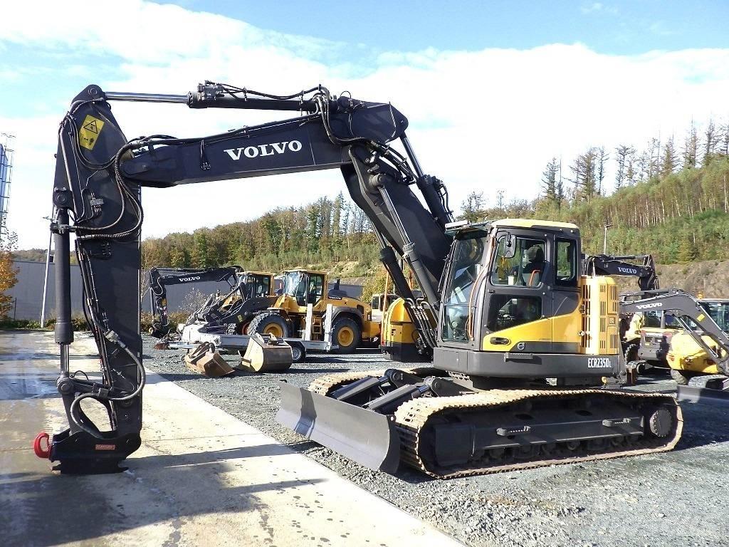 Volvo ECR 235 D Pásová rýpadla
