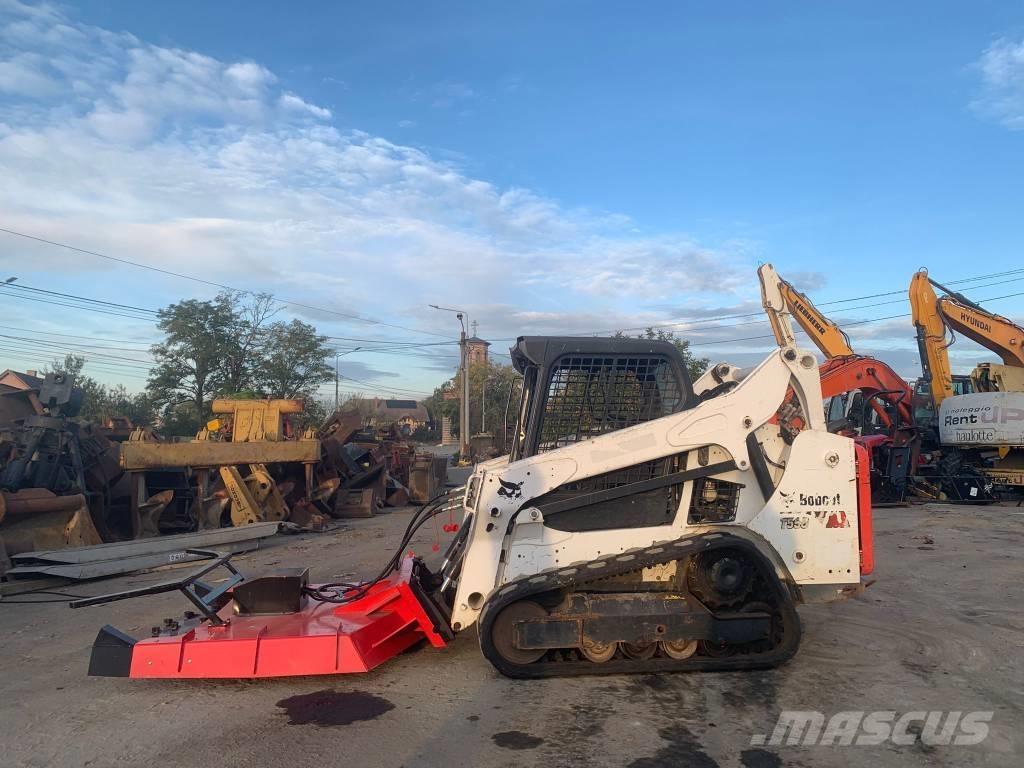 Bobcat T 590 Smykem řízené nakladače