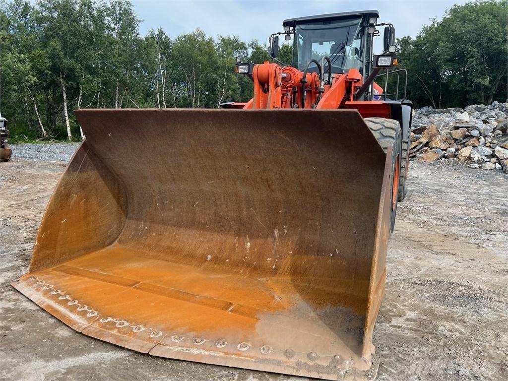 Hitachi ZW 310-6 Kolové nakladače