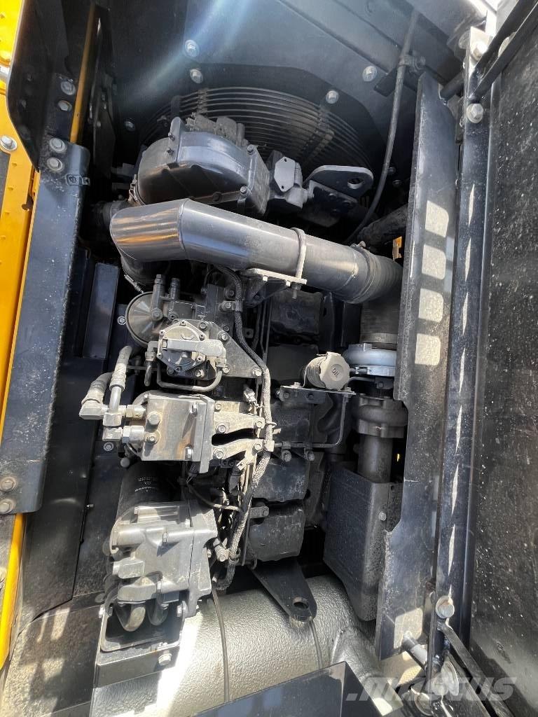 Komatsu PC 450-8 Pásová rýpadla
