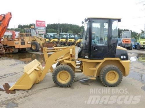 CAT 901B Kolové nakladače