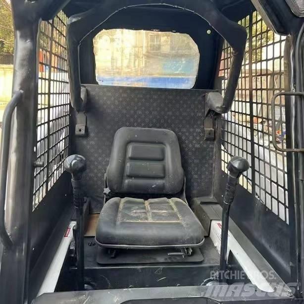 Bobcat S 160 Smykem řízené nakladače