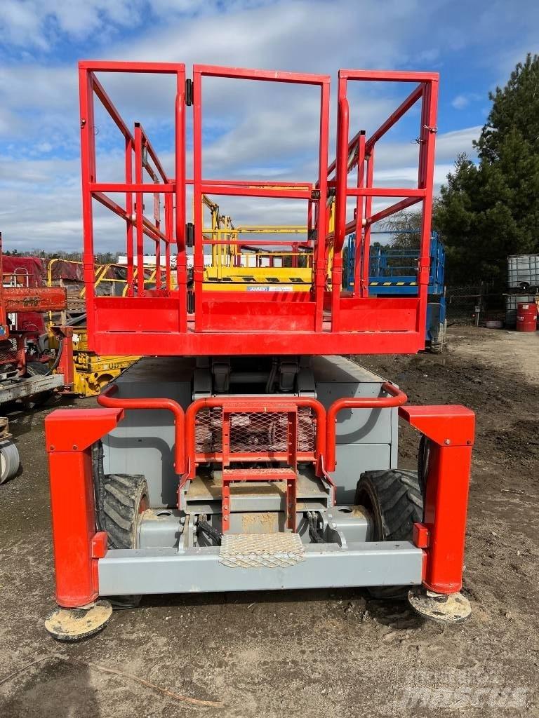 SkyJack SJ 6832 RT Nůžková zvedací plošina