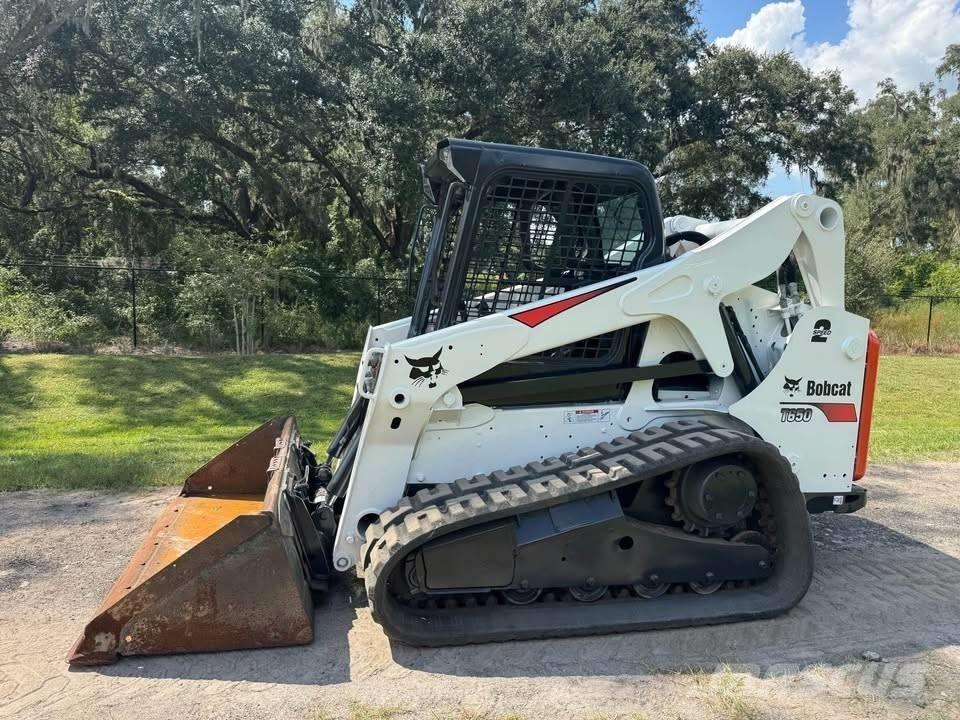 Bobcat T 650 Smykem řízené nakladače