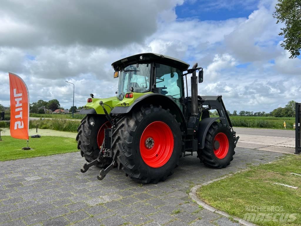 CLAAS Arion 530 CIS Traktory