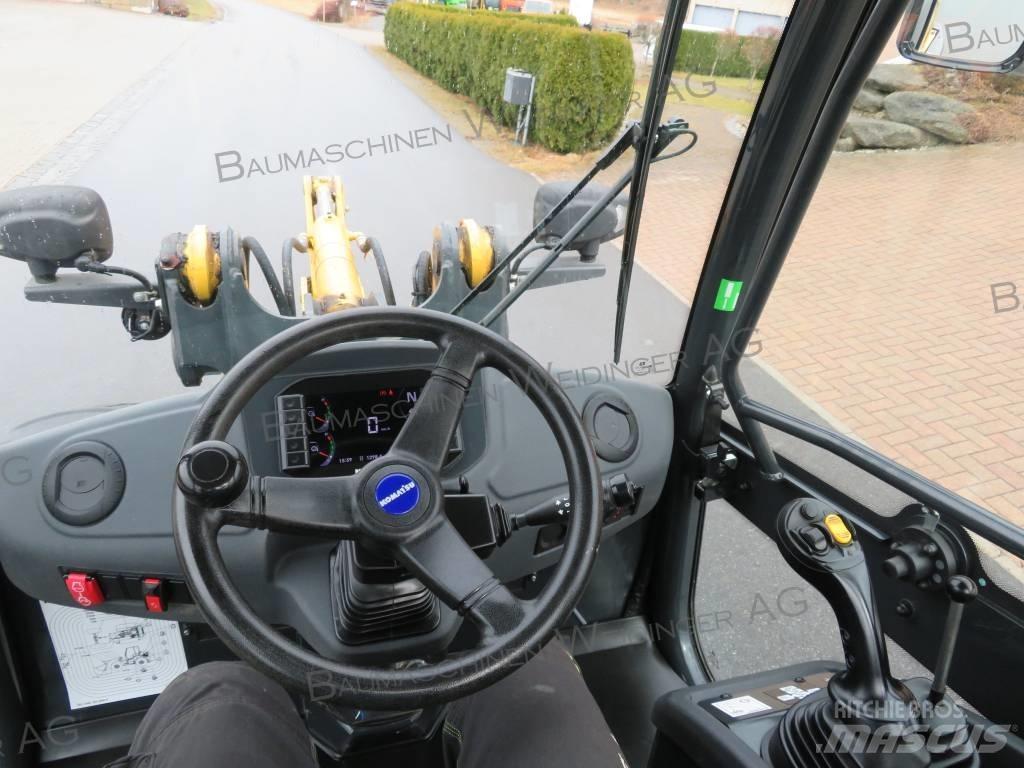 Komatsu WA 70M Kolové nakladače