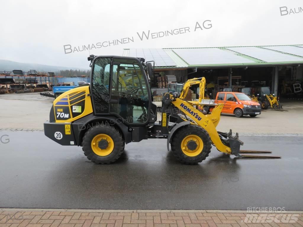Komatsu WA 70M Kolové nakladače