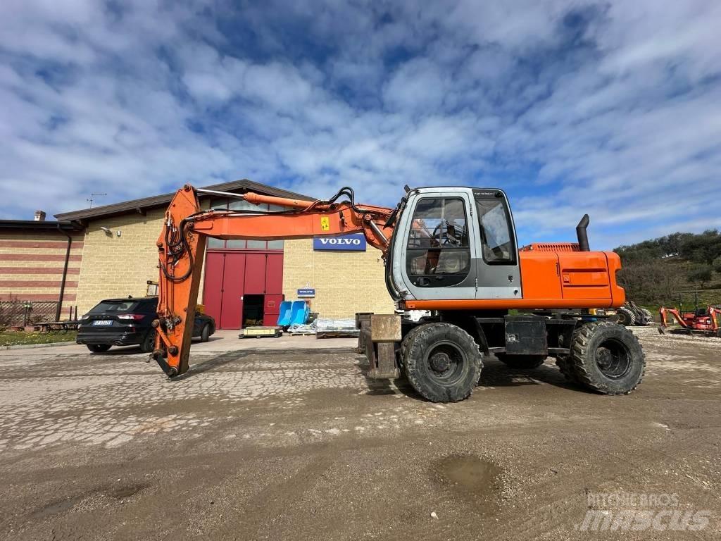 Hitachi EX 165 Kolová rýpadla