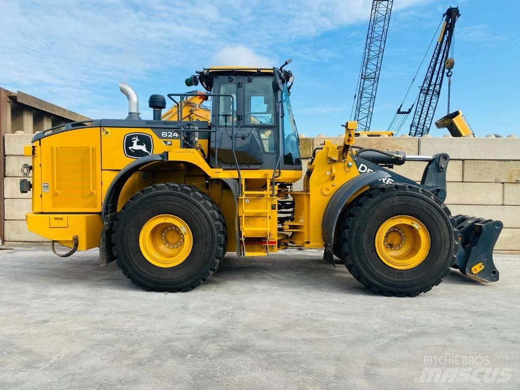John Deere 824p Kolové nakladače