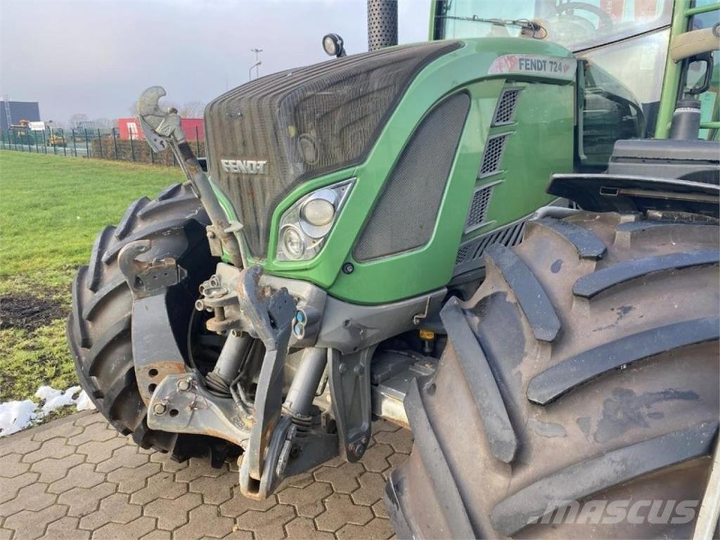 Fendt 724 PROFI Traktory