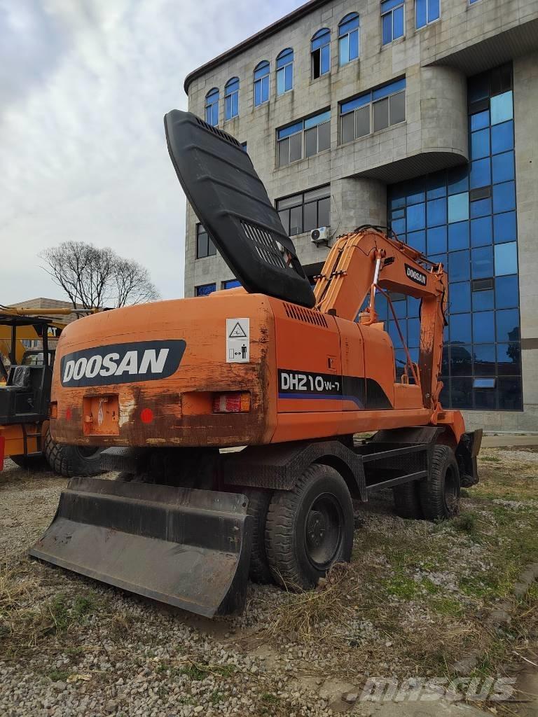 Doosan DH 210 W-7 Kolová rýpadla