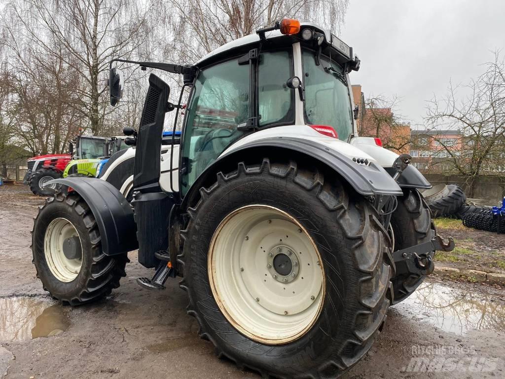 Valtra T 234 A Traktory