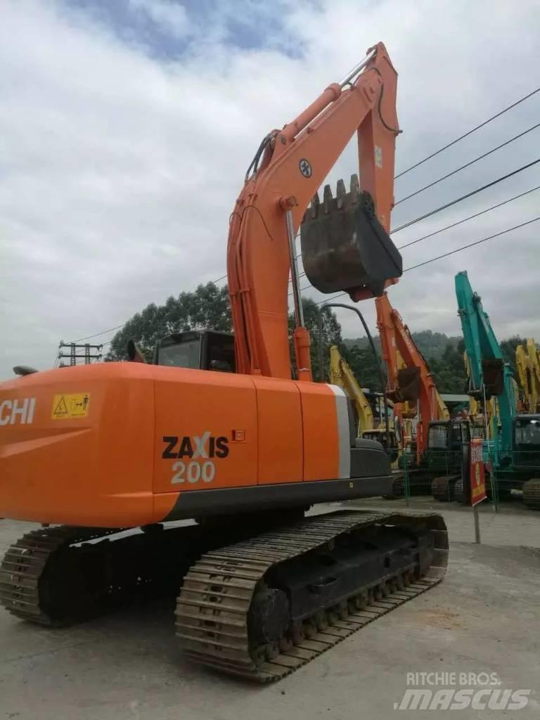 Hitachi ZX 200 Pásová rýpadla