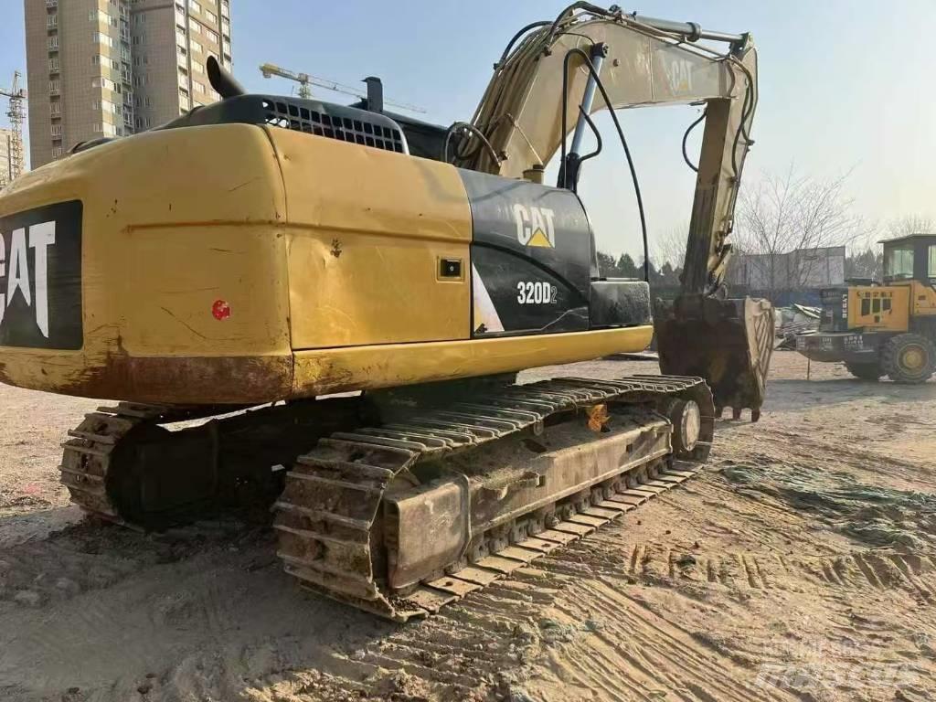 CAT 320 D2 Pásová rýpadla