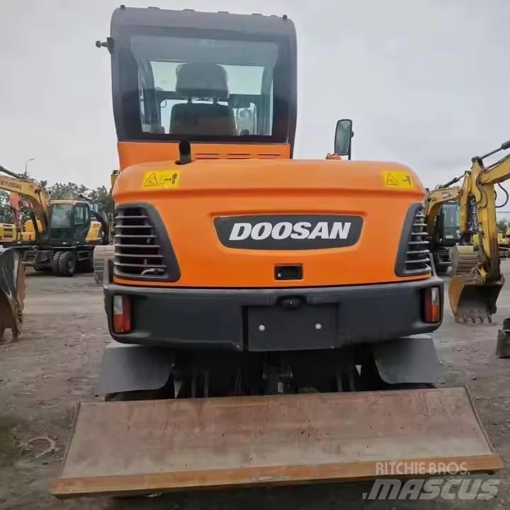 Doosan DX60W Kolová rýpadla
