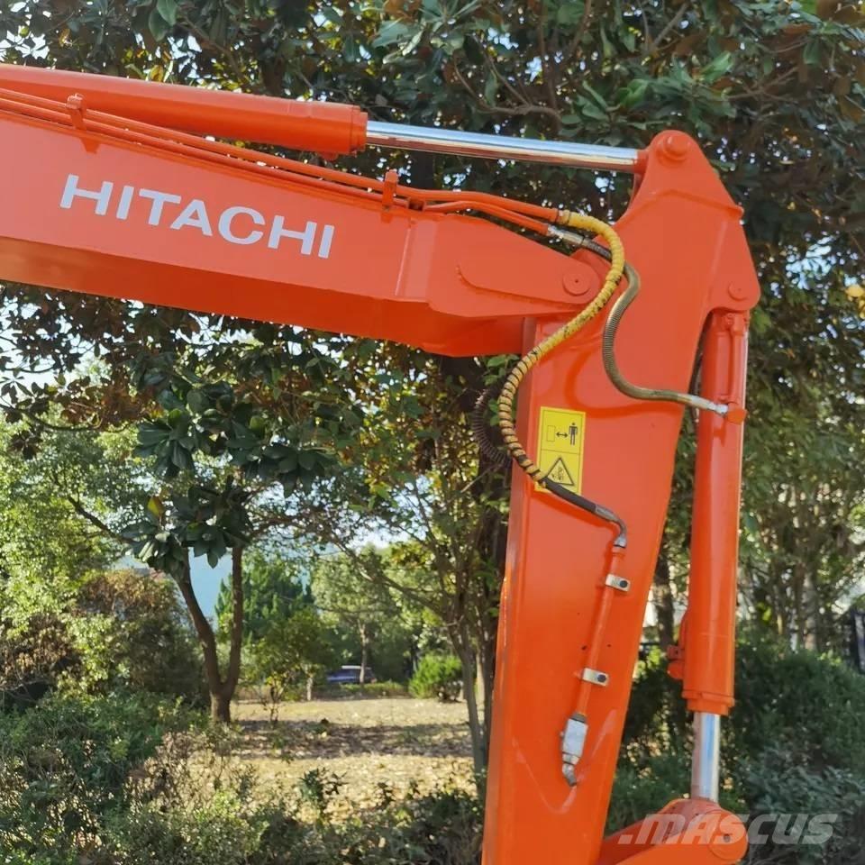 Hitachi ZX70 Midi rýpadla 7t - 12t
