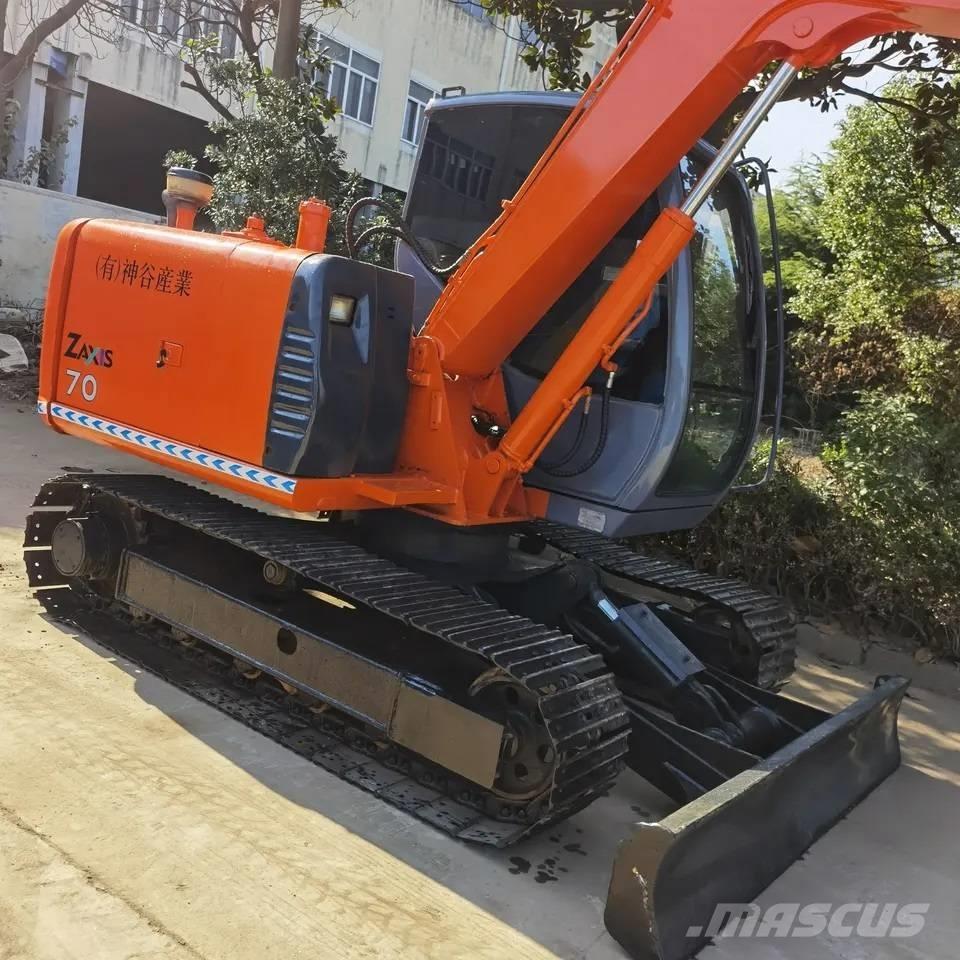 Hitachi ZX70 Midi rýpadla 7t - 12t